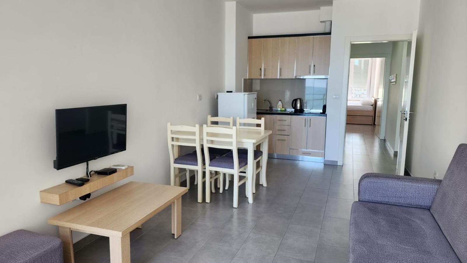Roxhensi Apartamento Shëngjin