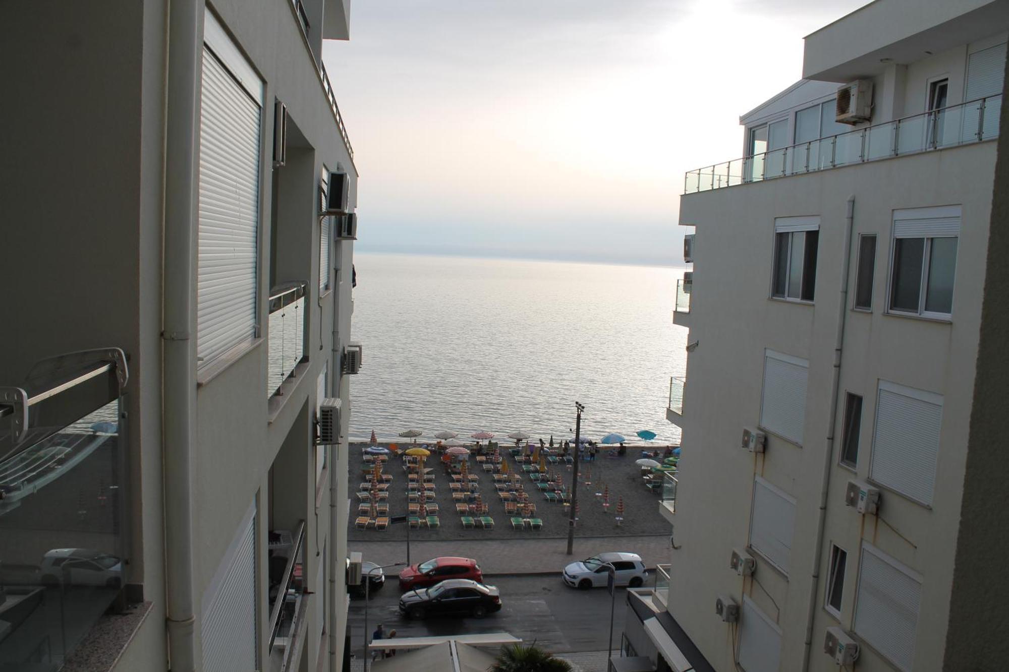 Apartamento Roxhensi Shëngjin