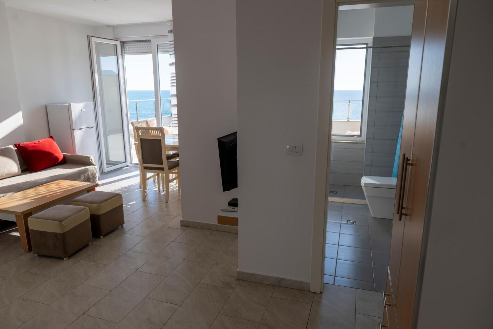 Roxhensi Apartamento Shëngjin