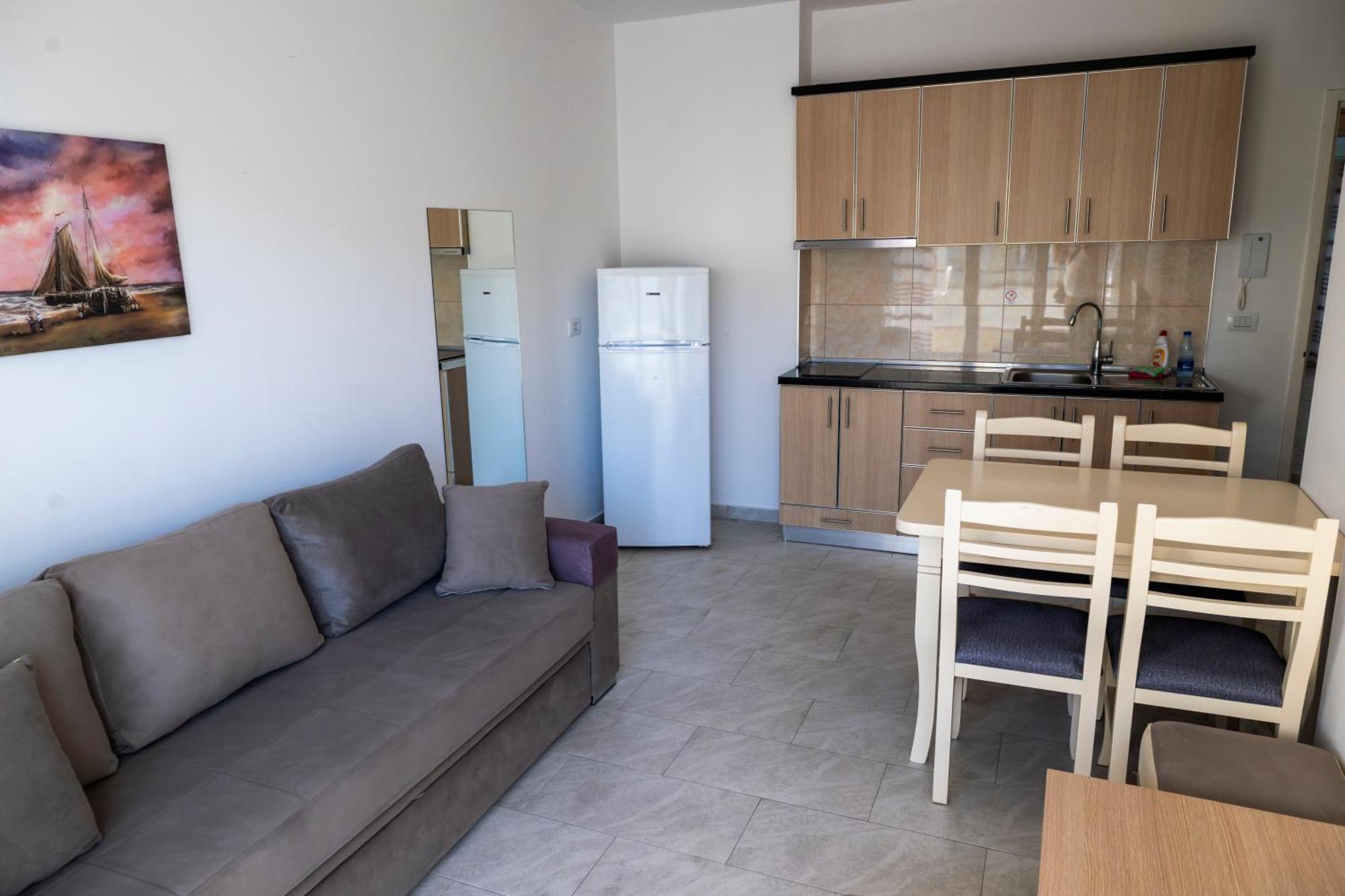 Apartamento Roxhensi Shëngjin